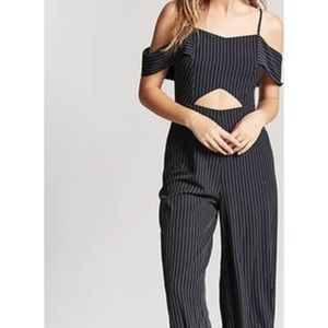 IN SEARCH OF THIS JUMPSUIT! Forever 21